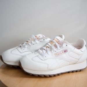 white reebok classic